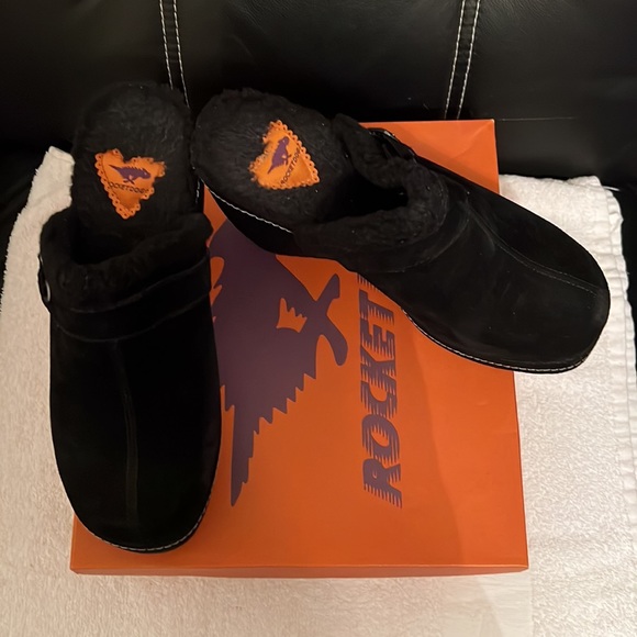 Clogs - Picture 2 of 6